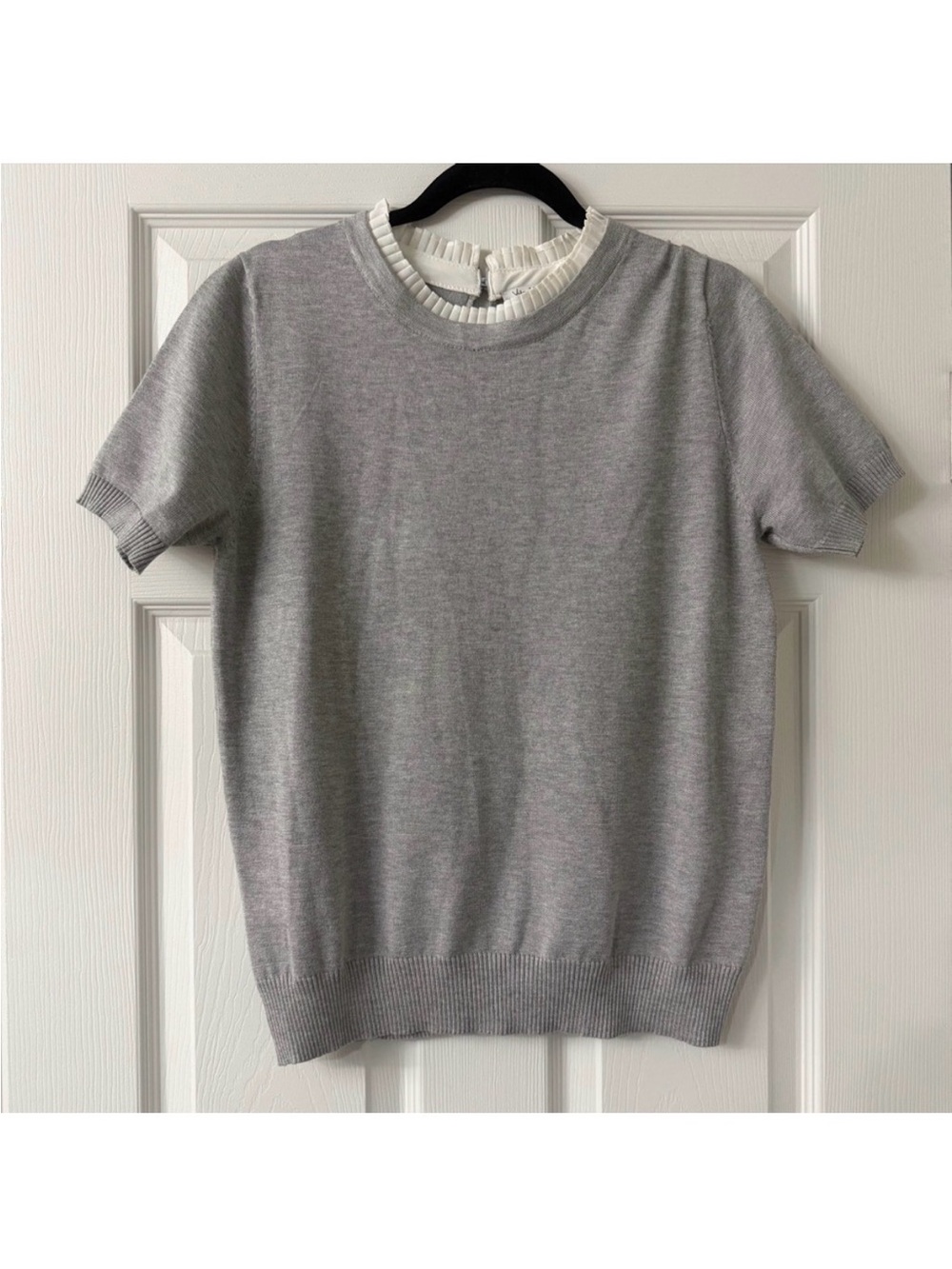 Vila Milano Light Gray Short Sleeve Knitted Crewneck Sweater Ruffle Neckline